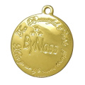 Encantos de metal ouro pendurar com logotipo gravado